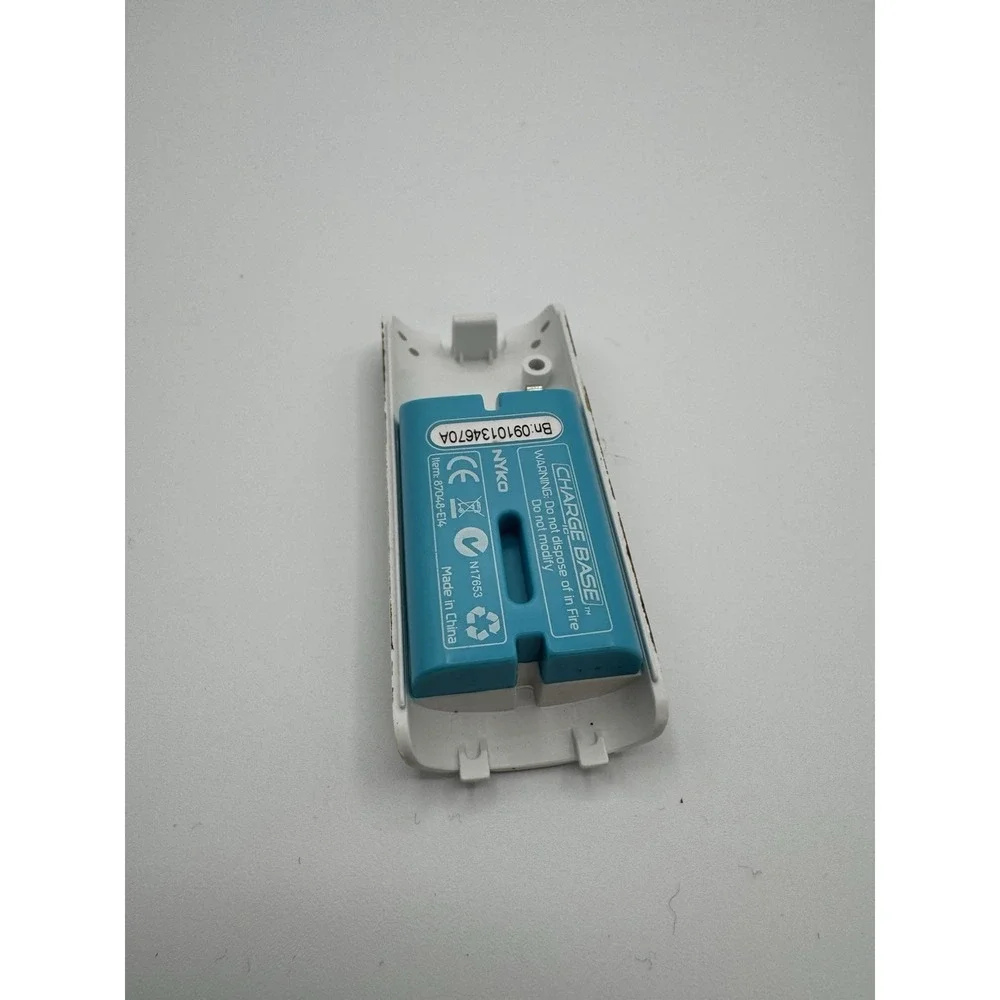 NYKO Nintendo Wii Remote Battery Grip Cover Door Lid Cover W/ Battery